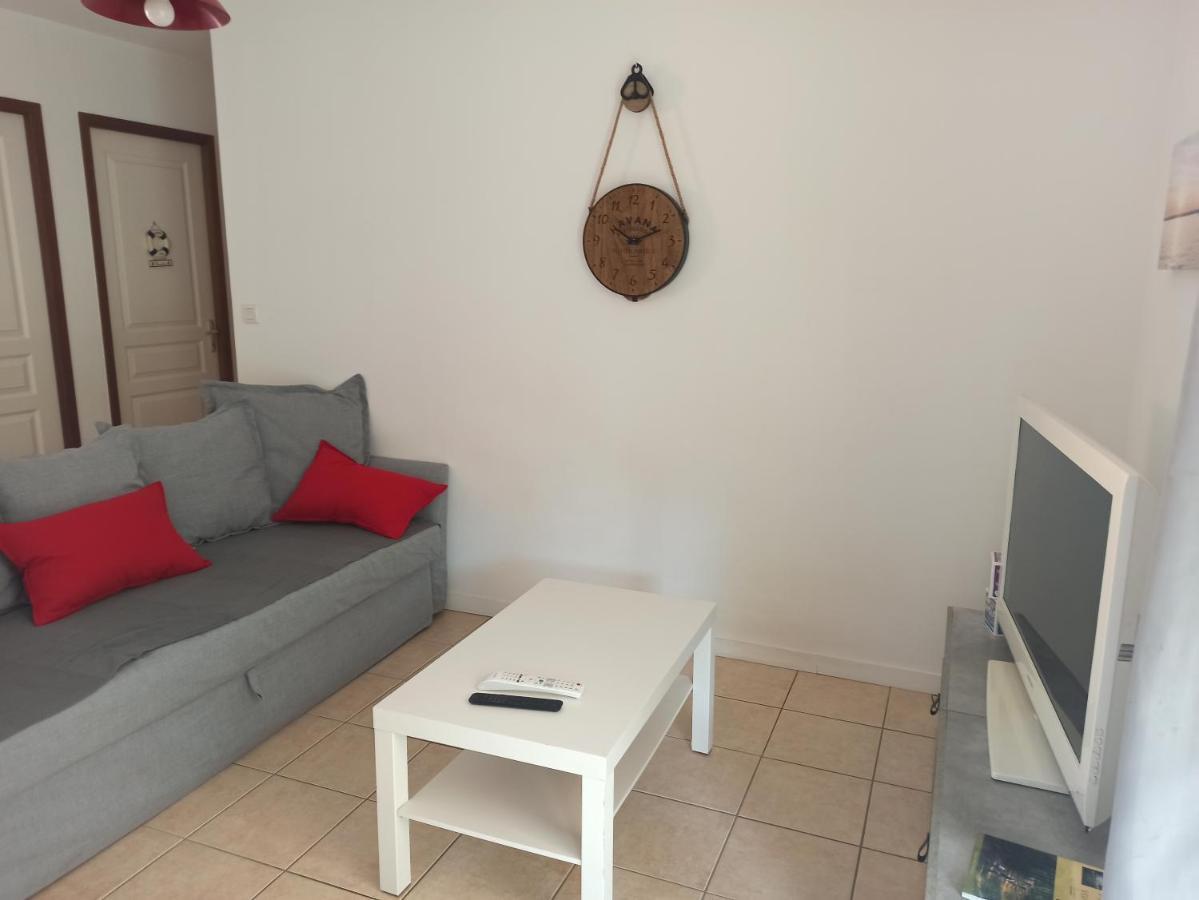 Location 4-6 Personnes Villa Grayan-et-l'Hopital Exterior photo