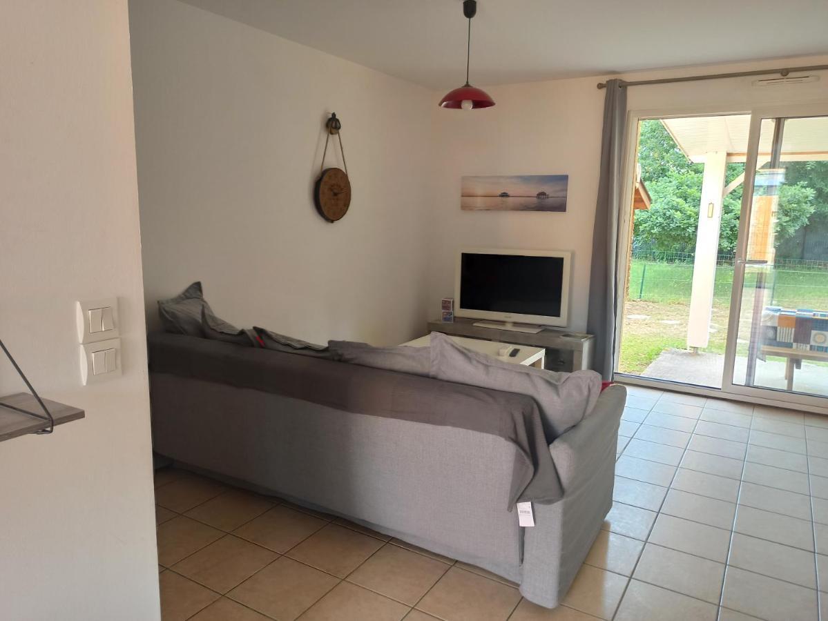 Location 4-6 Personnes Villa Grayan-et-l'Hopital Exterior photo